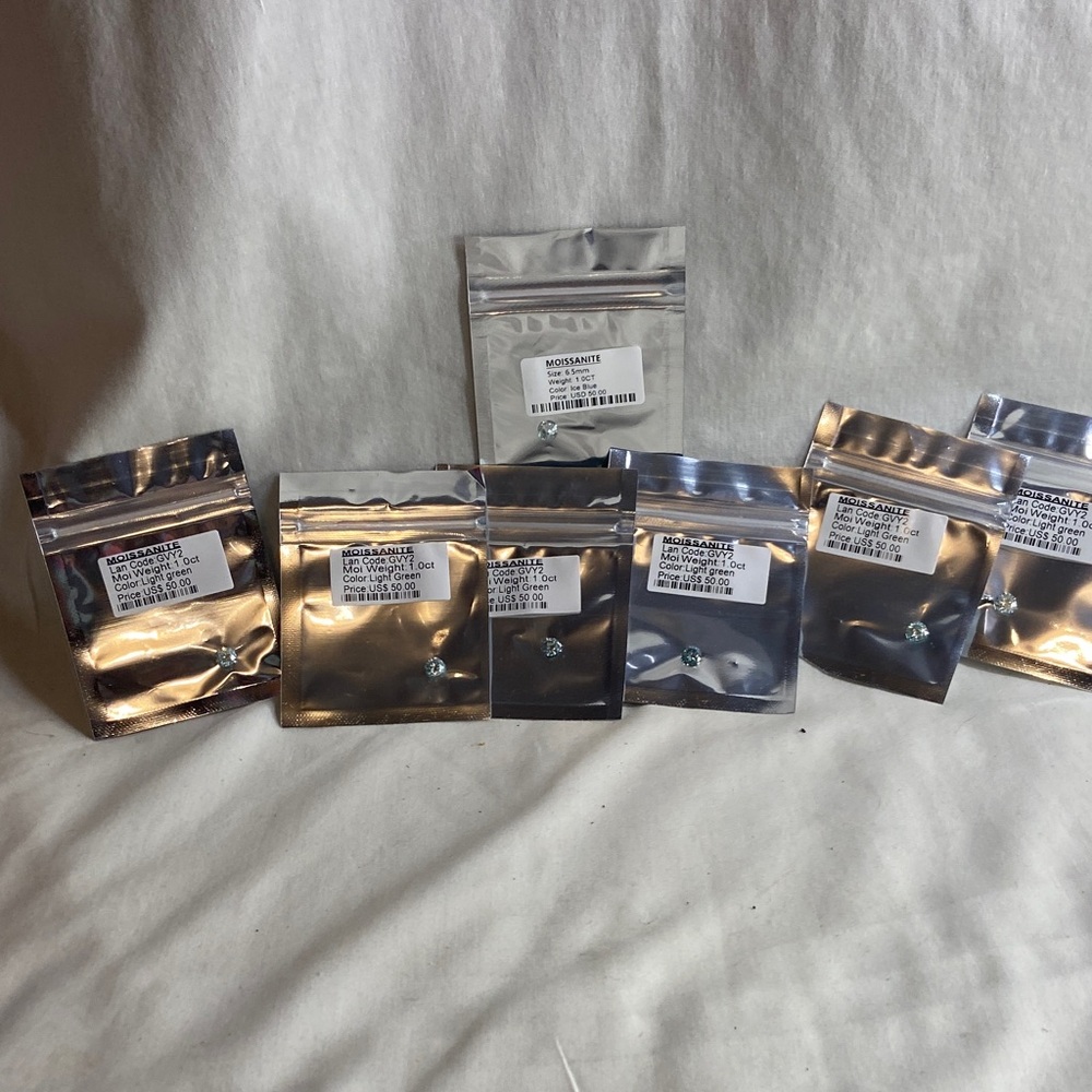 7 Elegant Silver Moissanite  Loose Diamonds